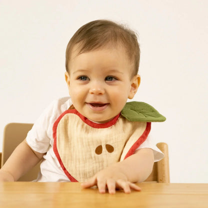 Oli&Carol Pepa the Apple Feeding Bib