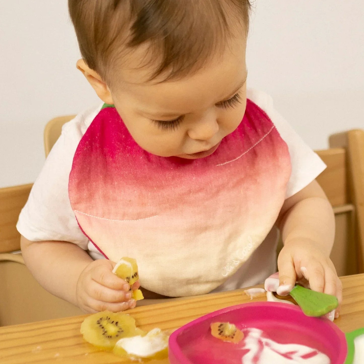 Oli&Carol Ramona the Radish Feeding Bib