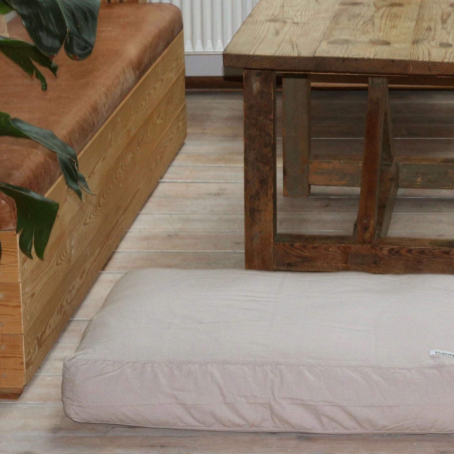 Tadazhi Tobine Dog Bed