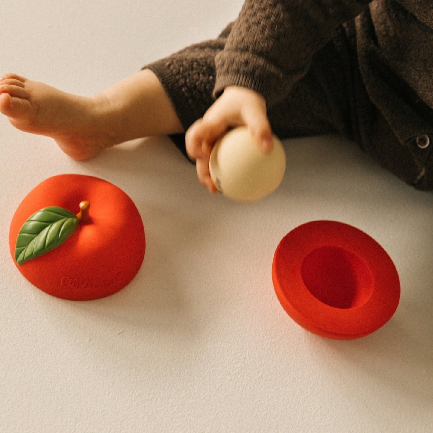 Oli&Carol Pepa the Apple Stacking and Ball Toy
