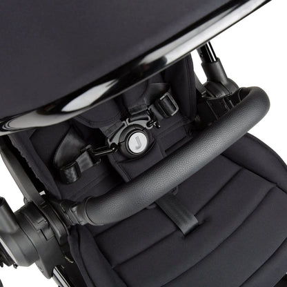 Junior Jones Aylo (Cabriofix) Car Seat Bundle - Rich Black/Graphite